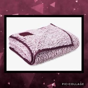 VS PINK Plum sherpa blanket